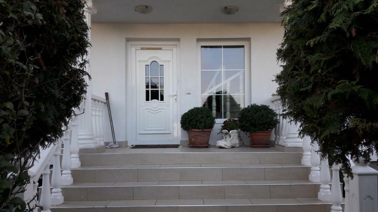 Leon'S Silberwald Apartment Strasshof an der Nordbahn Luaran gambar