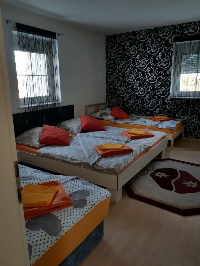Leon'S Silberwald Apartment Strasshof an der Nordbahn Luaran gambar